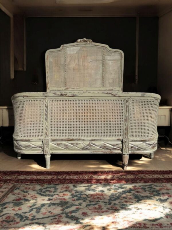 Country French Caned Queen Size Bed Complete Bedroom Shabby Chic Custom Wrap Around Foot Board Bedroom Furniture